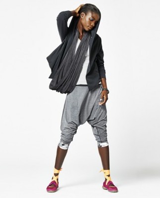 NIKE TADASANA
